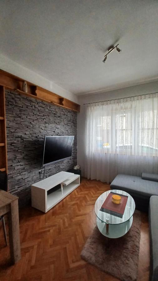 Apartman Dora Apartment Пула Екстериор снимка