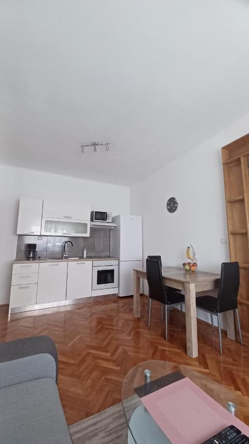 Apartman Dora Apartment Пула Екстериор снимка
