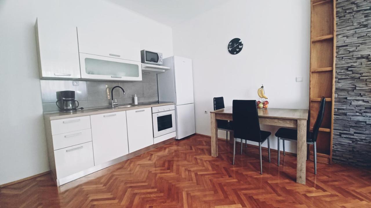 Apartman Dora Apartment Пула Екстериор снимка